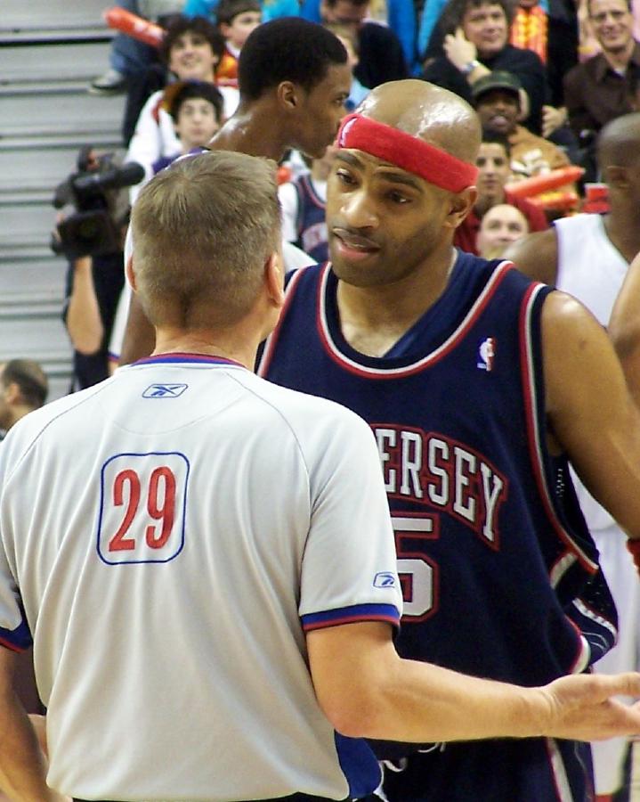 卡特怒斥争议播客：北卡不是蓝血？你脑子进水了